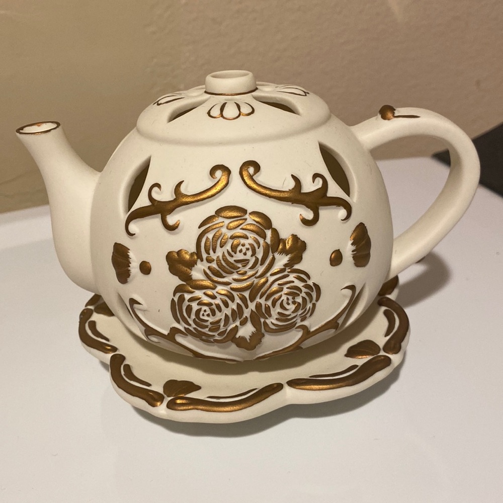 Tea Pot Candle Holder Gold Tone Flowers Gilding
